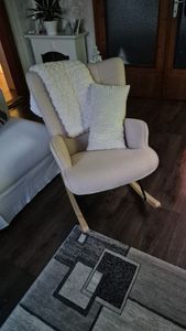 Houpací křeslo Křeslo Relaxační křeslo Houpací křeslo Křeslo do obývacího pokoje Houpací křeslo Akcentní křeslo do ložnice, obývacího pokoje Houpací křeslo z plyšového sametu s kostkovaným opěradlem, 68x75x92cm (béžová) Fotografie od zákazníka č. 1