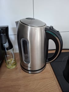 Aigostar - Wasserkocher Edelstahl 1,7L, 2200W, mit Kalkfilter, LED Beleuchtung, Mit Wasserstandsanzeige, Schnelles Kochen, Abschaltautomatik, BPA frei Kunden-Foto 1