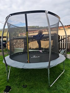 Expondo Gymrex zahradní trampolína – Ø 305 x 180 cm – 100 kg – síť – černá/šedá Fotografie od zákazníka č. 1