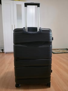 SKYCASES Travel One - 4 teiliges Hartschalenkoffer-Set Polypropylen mit Beutel - 360 Grad Rollen und Zahlenschloss - 32 L | 60 L | 98 L - Champagner Kunden-Foto 2