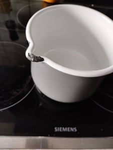 Smaltovaný hrnček s výlevkou, 1,7 litra, na ohrev mlieka a omáčok, sivá Fotografia od zákazníka č. 1