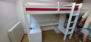 Merax Stapelbed met hoogslaper, 90x200 cm, met planken, bureau, LED-verlichting en USB-aansluiting, ophangruimte, houten stapelbed, kinderbed, tienerbed, wit Klantenfoto 2