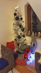 COSTWAY albero di Natale a matita 225cm, albero di Natale artificiale 641 aghi in PVC con neve, albero di Natale con supporto in metallo, albero di Natale artificiale Foto del cliente 2