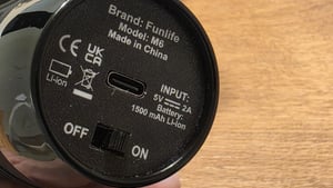 Masážní pistole FunLife M6 a přístroj na uvolnění fascií – amplituda 12 mm, 3200 otáček za minutu, 10 úrovní, 6 masážních hlavic, USB-C, tichý provoz <45 dB Fotografie od zákazníka č. 3
