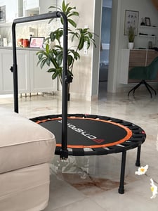 CITYSPORTS: TRAMPOLINO FITNESS, Mini-trampolino con maniglia di supporto, regolabile in altezza (3 posizioni), diametro 130 cm, esagonale, 42 elastici, portata massima 100 kg, non pieghevole Foto del cliente 6