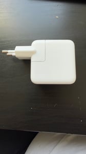 Adaptador de corriente USB-C original - Cargador - Conexión USB-C - 61W - Blanco Foto del cliente 1