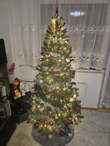 180 cm Künstlicher Weihnachtsbaum mit 1000 grünen Spitzen, Metallständer, Nordmanntanne, PVC Tannenbaum Naturgetreu Tannenbaum Kunden-Foto 4