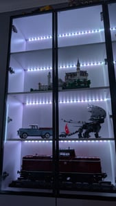 Vetrina Merax con 6 ante indipendenti, vetrina in vetro con LED tramite app, armadio alto multifunzionale con dispositivo antiribaltamento, bianco Foto del cliente 1
