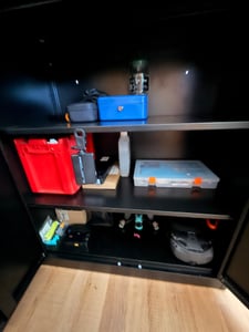 COSTWAY Armadio per archiviazione con serratura, armadio in metallo da 91 cm con doppia porta e 2 ripiani regolabili, armadio per ufficio in acciaio, armadio multiuso per officina Foto del cliente 1