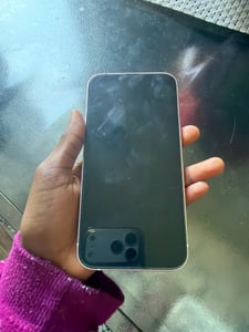 Apple iPhone 13 128GB Blau Kunden-Foto 1