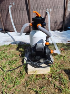 tillvex® Sandfilteranlage Pool 7.900L/h inkl. 400g Filterbälle schwarz | Filteranlage 7-Wege Ventil & 2in1 Adapter Ø32mm - 38mm | Poolfilter mit Druckanzeige | Sandfilter für Schwimmbecken Kunden-Foto 2