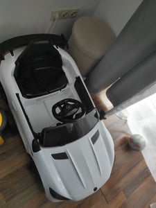 Audi RS e-tron GT  Kinderauto Kinder Elektroauto 12V mit Musik，breitem Sitz, verstellbarem Sicherheitsgurt Schwarz Kunden-Foto 7