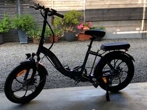 Elektrofahrrad 20 zoll Rostfreie Aluminiumlegierung 36 V 18 Ah 648 Wh bis zu 120 - 150 km Wasserdicht IPX5 Pedelec klapprad 7 Gang, Grau Kunden-Foto 2