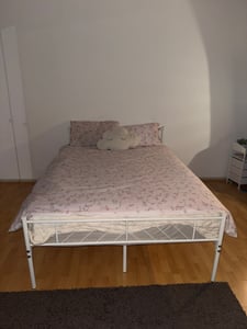 Yaheetech Metallbett Minimalistischer Bettrahmen mit Kopfteil Gästebett mit Lattenrost für Schlafzimmer Gästezimmer 32cm Höhe unter dem Bett 140 x 200 cm Schwarz Kunden-Foto 2