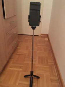 Selfie Stick Stativ, 360°Rotation 3 in 1 Selfiestick mit Fernbedienung Handy Selfie-Stange und Tragbar Monopod Handyhalter für iPhone/Android Kunden-Foto 1