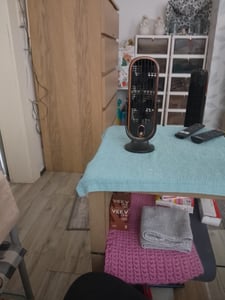Wentylator stołowy i ścienny, czarny, z akumulatorem, 5 stopni mocy, wyświetlacz LED, cichy (22 dB), ładowanie przez USB-C, możliwość elastycznego ustawienia na stole lub montażu na ścianie za pomocą uchwytu Zdjęcie produktu od klienta nr 1