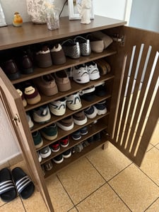 Tribesigns 6-poziomowa szafka na buty z drzwiami żaluzjowymi, szafka na 24 pary butów z regulowanymi półkami do wejścia, przedpokoju, salonu (brązowa) Zdjęcie produktu od klienta nr 4