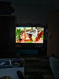 Kiano Elegance 40" FHD Tizen OS Powered by Samsung (flat, 40 Zoll / 100 cm) DLED Smart TV Kunden-Foto 1