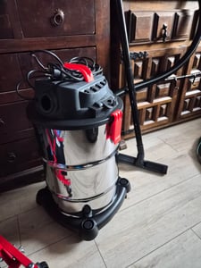 Grafner XXL Edelstahl Nass- und Trockensauger 1200 Watt, 30 Liter, incl. Vliesfilter, Saugrohr, Bodendüse, Funktionsbürste, Industriesauger Staubsauger Nasssauger Allessauger Kunden-Foto 1