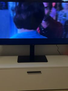 Maclean MC-450 Univerzálny stojan na TV obrazovku Stojan na TV obrazovku pre 32-65" QLED LCD LED OLED plazmové televízory do max. 40 kg max. VESA 400x400, výška Fotografia od zákazníka č. 3