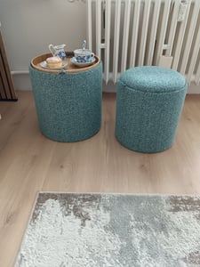 Zestaw 2 stołków z miejscem do przechowywania, okrągły stołek z odwracalną tacą i ukrytym schowkiem, wielofunkcyjny tapicerowany podnóżek, niebieski Zdjęcie produktu od klienta nr 2