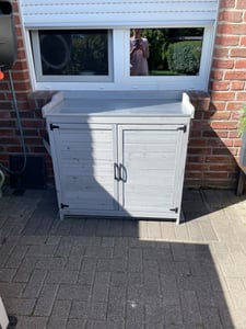 Bealife Table à plantes avec meuble bas, armoire de jardin avec plan de travail avec 1 étagère mobile pour l'intérieur et l'extérieur CC50 Photo du client 1