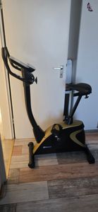 Hop-Sport Domáci trenažér Host Gold – ergometer s ovládaním cez aplikáciu, 12 tréningovými programami a 16 počítačovo riadenými úrovňami odporu, meranie pulzu Fotografia od zákazníka č. 2