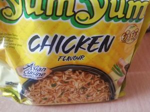 Yumm Yumm instant Nudel Huhn