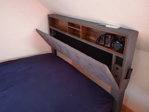 Letto imbottito Flieks 140x200cm matrimoniale con USB e Led, letto in legno massello con rete a doghe e testiera, letto contenitore funzionale Foto del cliente 5