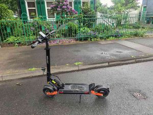 JOYOR S5 ABE- Faltbar Elektroroller - 500W Motor 48V13AH Akku 10 Zoll Reifen - Schwarz Kunden-Foto 11