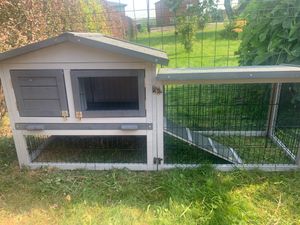 Wiltec Hühnerstall 1535 x 525 x 685  mm hellgrau mit Freilauf und Schlafhaus aus Holz, Hühnerhaus mit Unterschlupf, Gitter und Kotwanne verzinkt Kunden-Foto 4