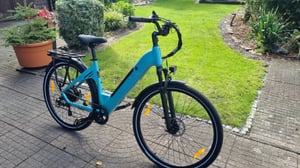18Ah 28Zoll E-Bike, Elektrofahrrad E-Cityrad E-Bikes & E-HollandräderPedelec Unisex 7Gang E-Citybike 25KM/H für Damen und Herren Wasserdicht IP54 2026 Kunden-Foto 13