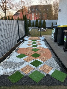 Karat Terrassenfliesen Klickfliesen 30x30 cm, wetterfeste Balkonfliesen aus Kunststoff, Klicksystem für Terrasse & Balkon – Classic Grau, 1 Stück Kunden-Foto 1