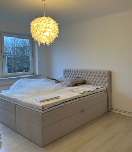 ALTDECOR Boxspringbett mit Fußteil, 2 Matratzen und Topper - 180x200 cm - SERENE-Z KING - Hellgrau Samt - Polsterbett mit, H3- und H4- Matratzen, Bettkasten und Lattenrost, Bett mit Stauraum Kunden-Foto 1