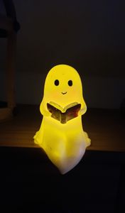 Halloween Geisterstatue Nachtlicht,Niedliche Bücher Geisterleselampe,Halloween-Dekoration,3D-LED-Nachtlicht für Schlafzimmer,Party,Regal (Groß-21cm) Kunden-Foto 3