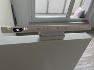 Dimmbare LED Schreibtischlampe mit Fernbedienung, 5 Farbtemperaturen, magnetisch, Akku & USB, augenschonend Kunden-Foto 1
