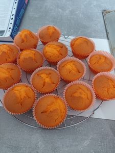 Belissia Lebensmittelfarbe Set – 8x10ml flüssig & hochkonzentriert – Lebensmittelechte Speisefarbe zum Backen, Kochen, Fondant & DIY - vegan Kunden-Foto 4
