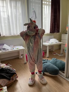 Detské pyžamo kigurumi, svietiaci jednorožec, 134-140 Fotografia od zákazníka č. 1