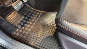 Passgenaue Gummifußmatten und Laderaumwanne von Z4L passend für SEAT Arona ab 2017 Kunden-Foto 1