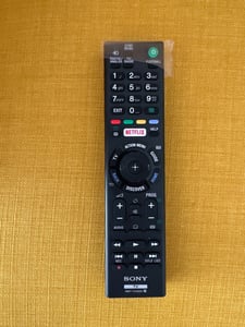 Originale Sony TV Fernbedienung RMT-TX100D | TX100D Kunden-Foto 1