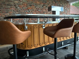 Zestaw 2 stołków barowych Yaheetech, stołek barowy z oparciem, obrotowy stołek bistro, wykonany z imitacji skóry i metalu, regulowana wysokość, brązowy Zdjęcie produktu od klienta nr 1