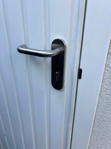 BASI - Kurzschild-Drücker-Garnitur - ZB 3800 - Edelstahl - Lochung: WC - rechts - 7304-0318 Kunden-Foto 1