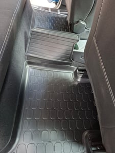 NORM Liners | Gumové koberce se zvýšeným okrajem pro Fiat 500L 2012- Fotografie od zákazníka č. 4