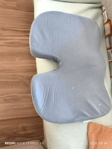 Ergonomický sedák z paměťové pěny, zlepšuje držení těla a poskytuje oporu, nabízí dlouhotrvající pohodlí - MAXICOMFORT Fotografie od zákazníka č. 1