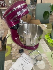 Küchenmaschine 6L Schüssel - 1.500 WATT in Beere mit Planetenrührwerk inkl. Edelstahlschüssel, Schneebesen, Knethaken Kunden-Foto 7
