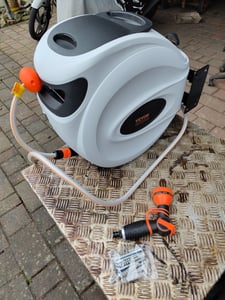 VEVOR Schlauchtrommel, 12 mm x 40 m, mit 9 Düsen, Schlauchbox, automatischem Langsamrücklaufsystem und 180° schwenkbarem Ständer Kunden-Foto 1