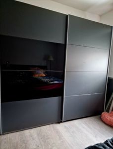Armoire à portes coulissantes Bramfeld Armoire à vêtements Finition au choix, blanc / verre blanc, 180 x 64 x 198 cm Photo du client 1