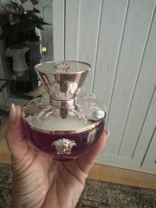 Versace Pour Femme Dylan Purple Eau de Parfum 100 ml Kunden-Foto 2