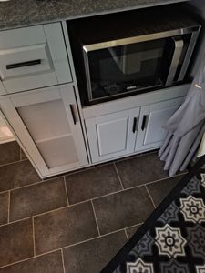 SoBuy Küchenwagen Mikrowellenschrank Kücheninsel mit Rädern Mobili Küchenwagen Mikrowellenständer Carrello Mobile für Esszimmer und Büro Grau FSB78-HG Kunden-Foto 2
