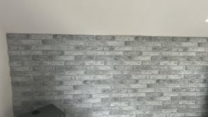 3D-Wandpaneele PVC | Ziegeloptik | White Brick - 1 Platte - 0.5 m² | Für Wohnzimmer, Küche & Bad | Einfache DIY-Montage Kunden-Foto 1